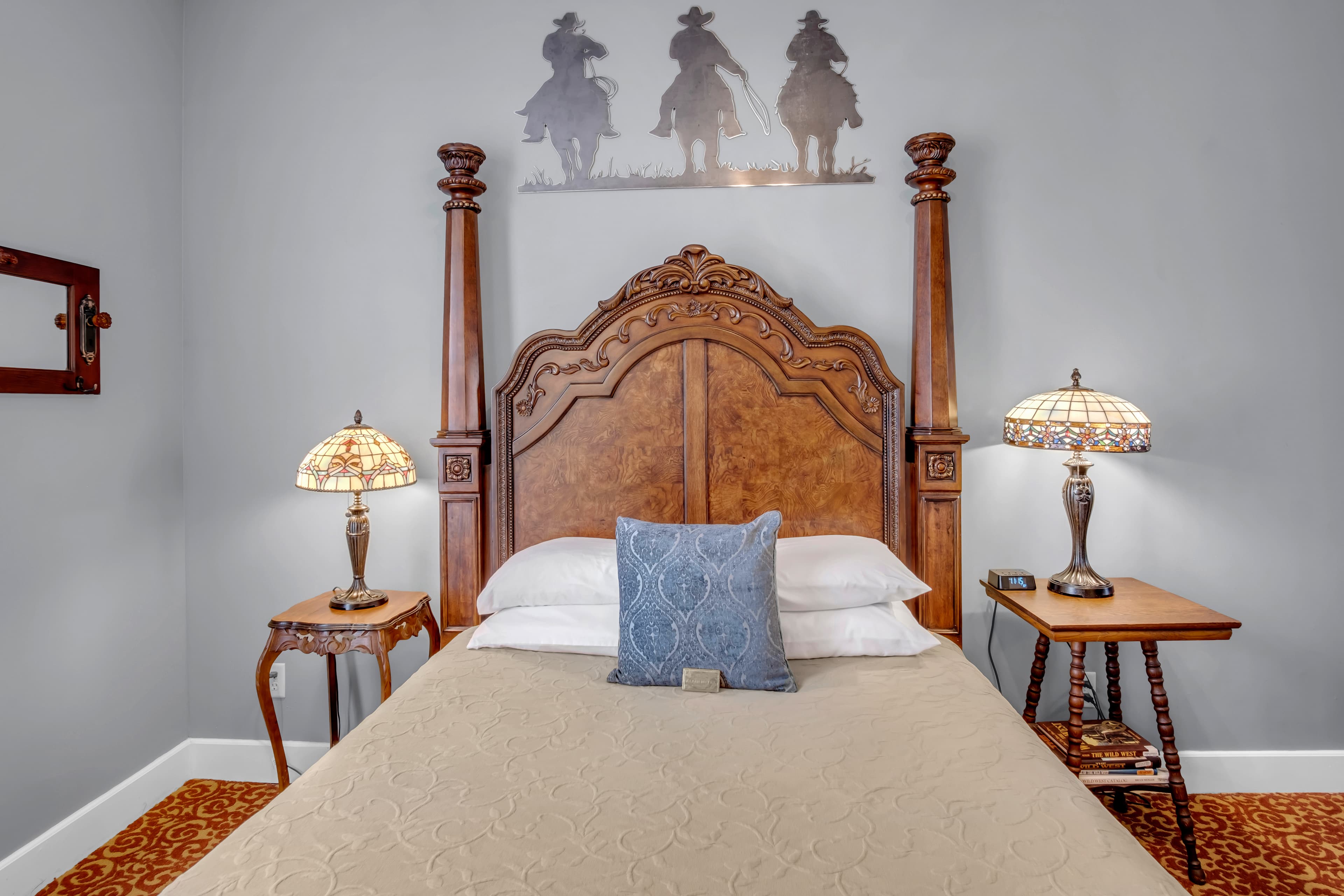 Wild West Suite 207 queen bed
