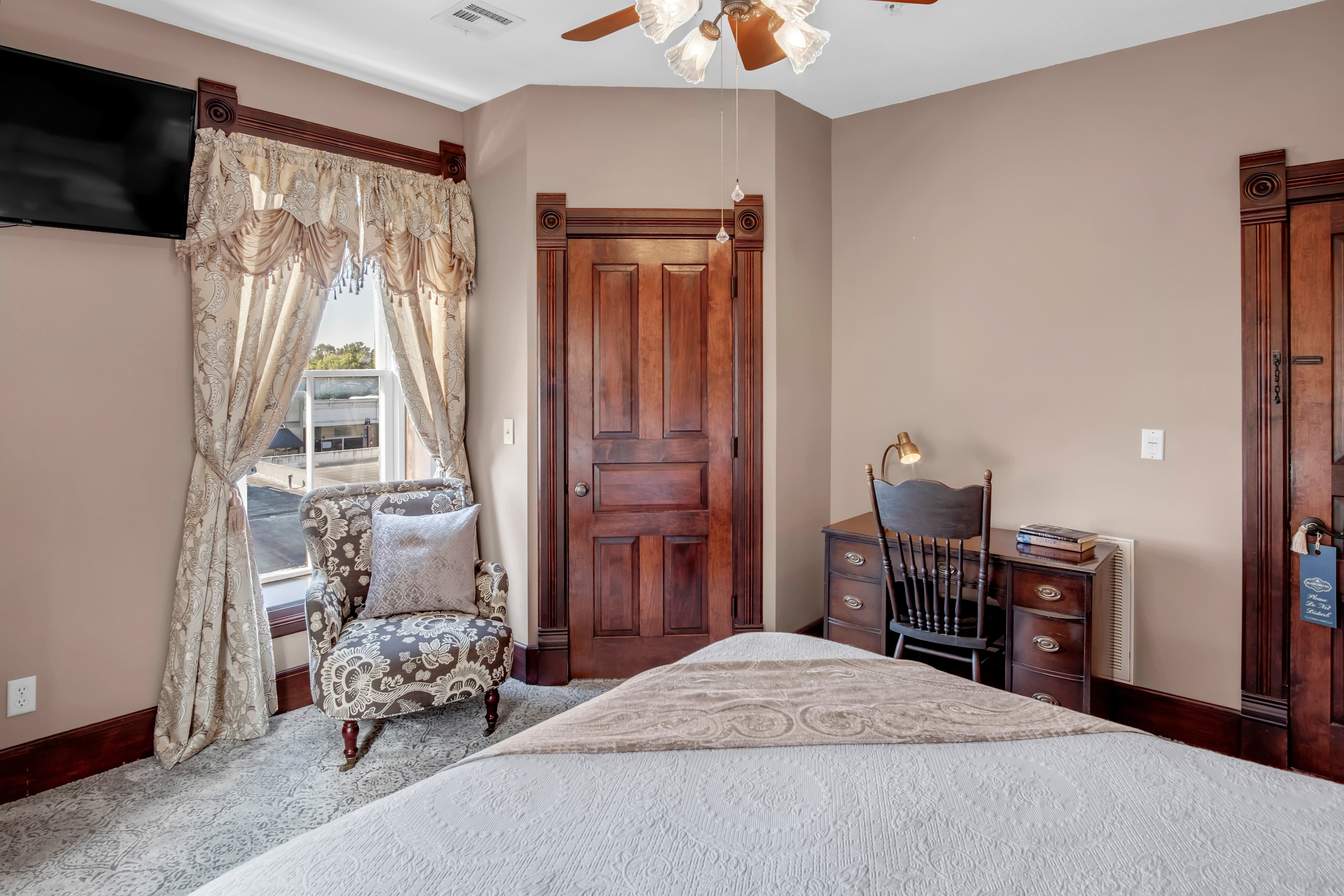 Eisenhower Suite 310