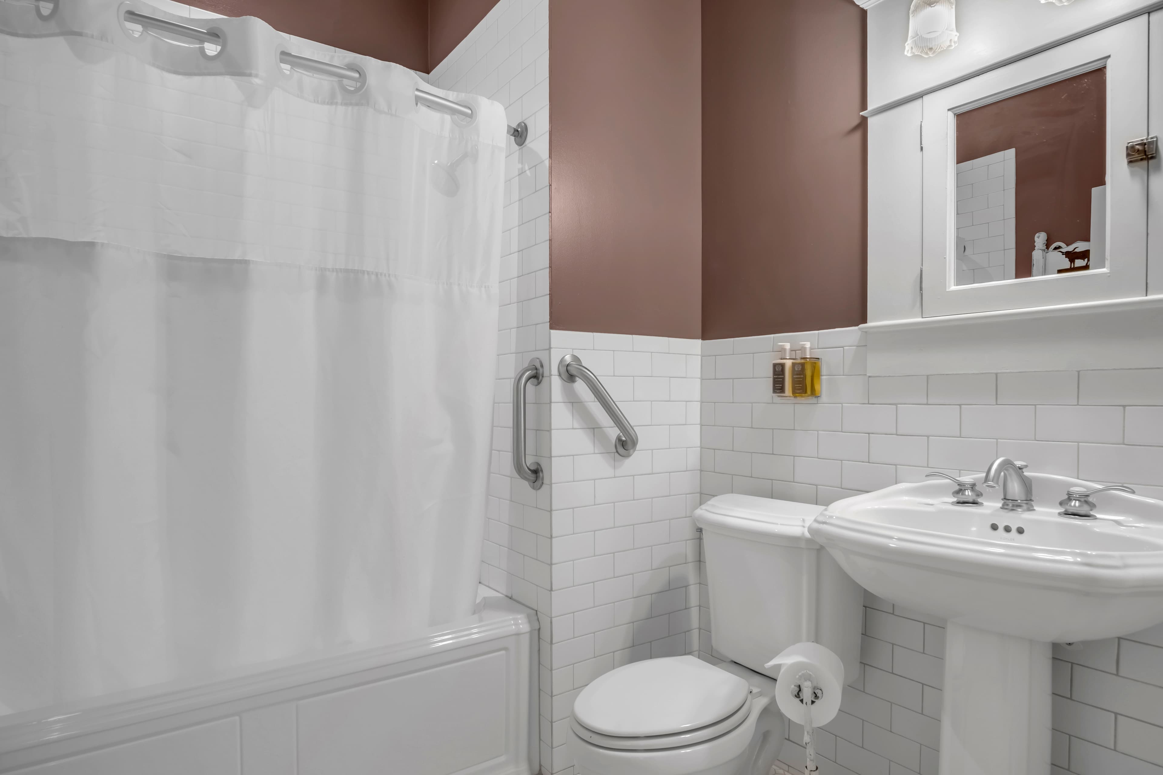 Home on the Range Suite 201 bathroom