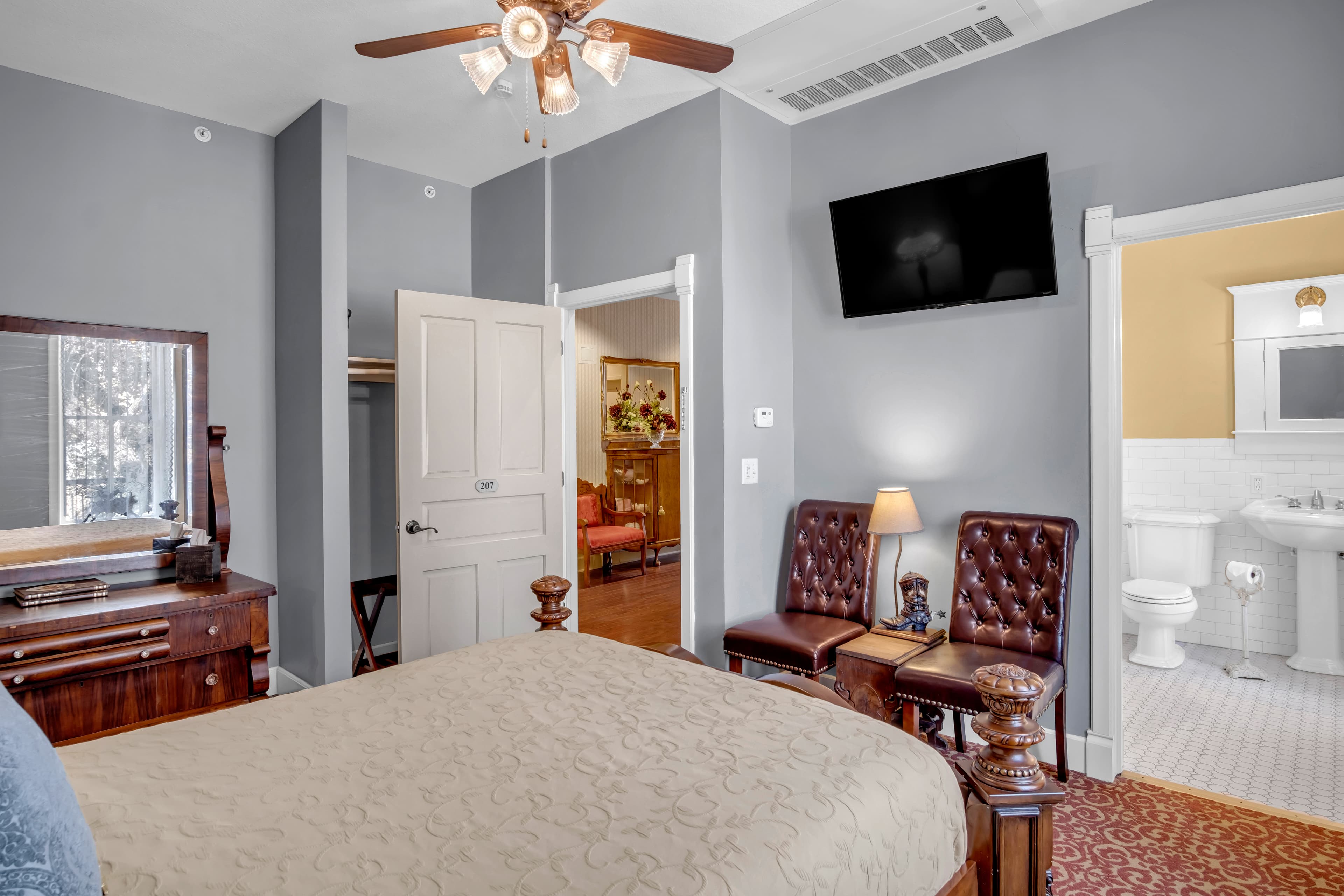 Wild West Suite 207
