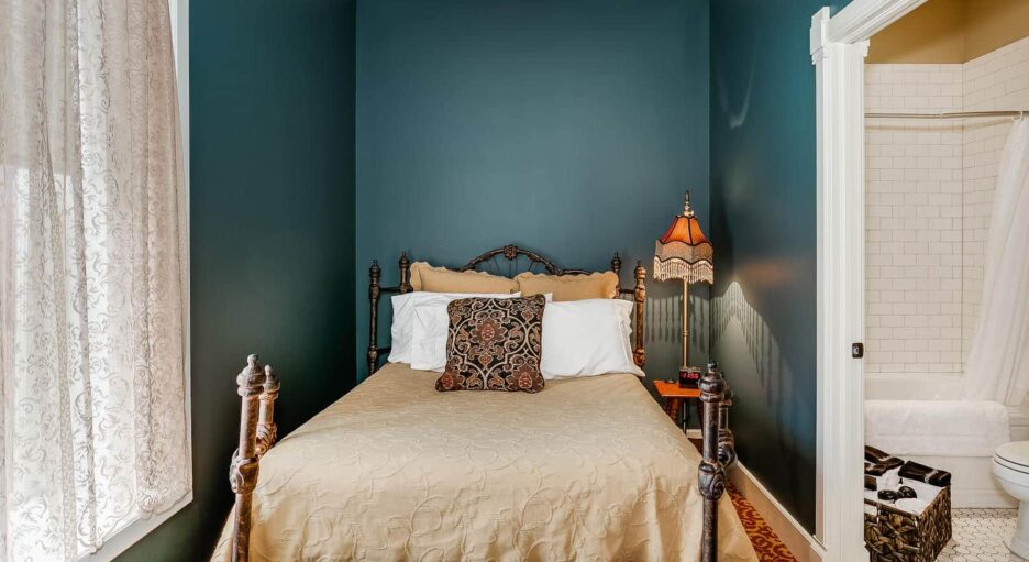 2 Bedroom Suite &#8211; 202-204, Historic Elgin Hotel